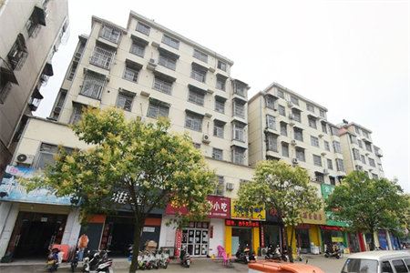 羊山百花园附近香槟国际精装三房采光好可按揭看房方便